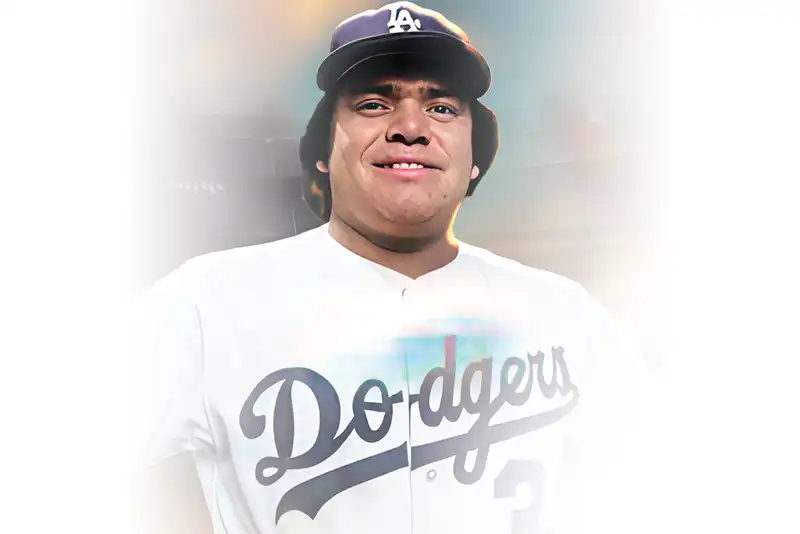 PITCHER FERNANDO VALENZUELA PASSES